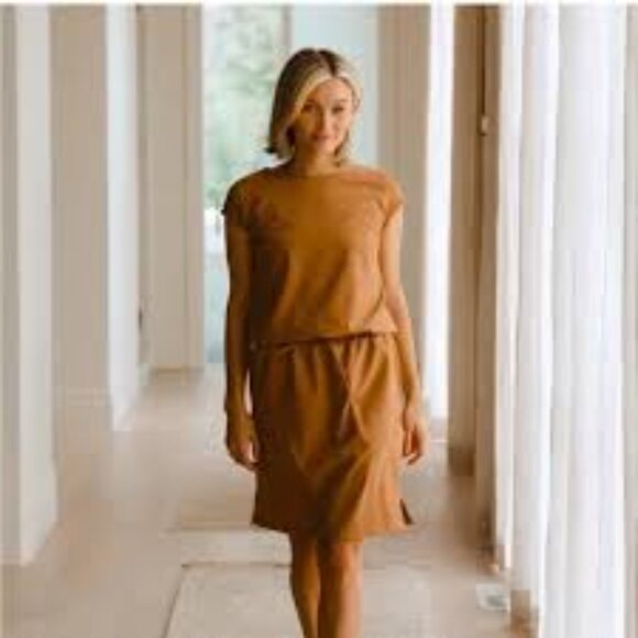 NWOT! Elegant Women's Dress in Rust - Picture 13 of 13